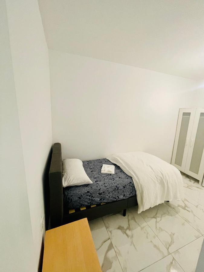 Queen Apartments Santa Coloma de Gramenet Экстерьер фото
